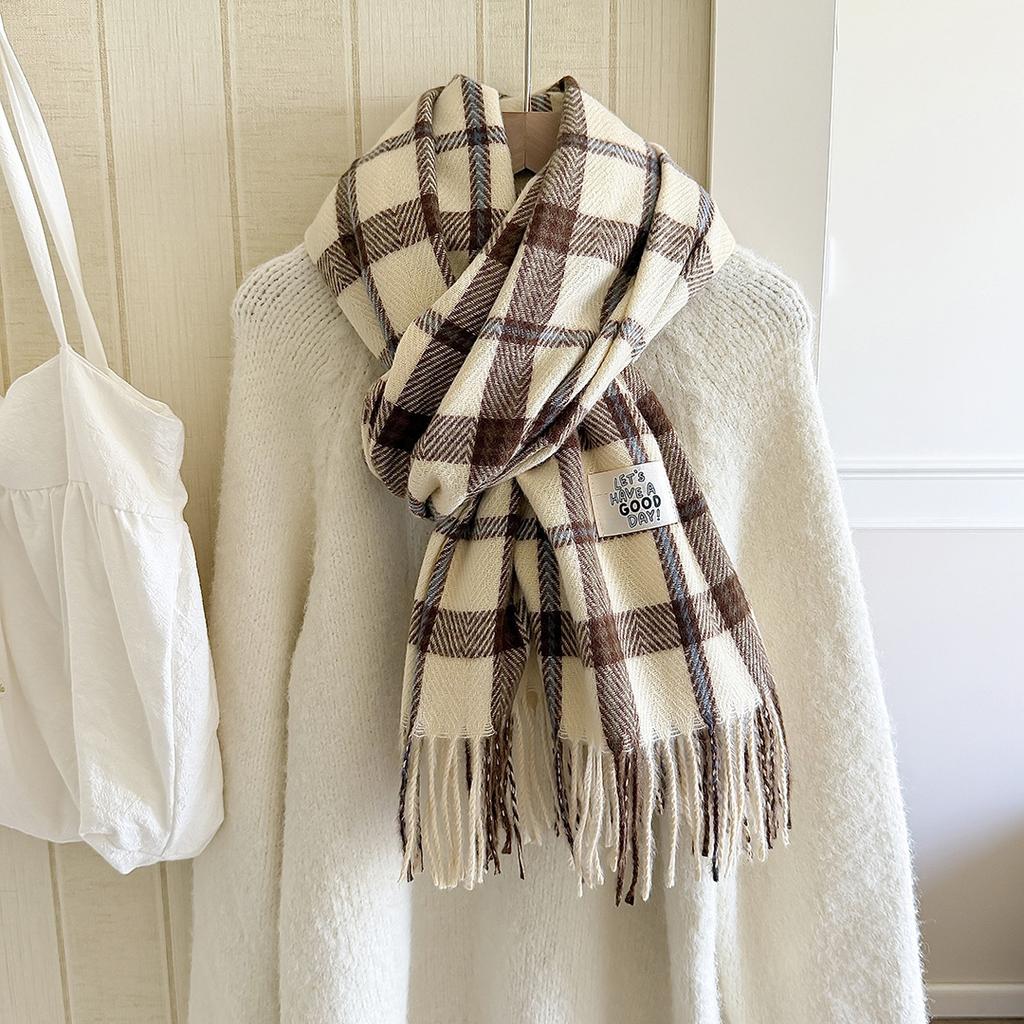 Scarf women's autumn and winter atmosphere grid Korean versatile winter explosion new scarf thickened tassel to keep warm