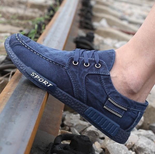 Versatile Fashion Men's Denim Canvas Shoes Ideal For Casual Sports Activities Size 39-44