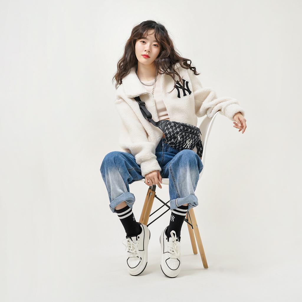 MLB Chunky Liner PU Unique Charm Free Spirited Low Top Sneakers Unisex Sneakers White 3ASXCA12N-50WHS