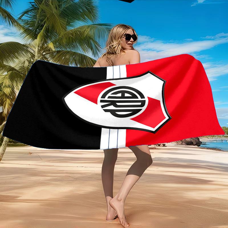 Asciugamano da Spiaggia Emblema River Plate, Asciugatura Rapida, Facile da Curare, Adatto sia per il Fitness che per le Vacanze al Mare, Essenziale Sportivo