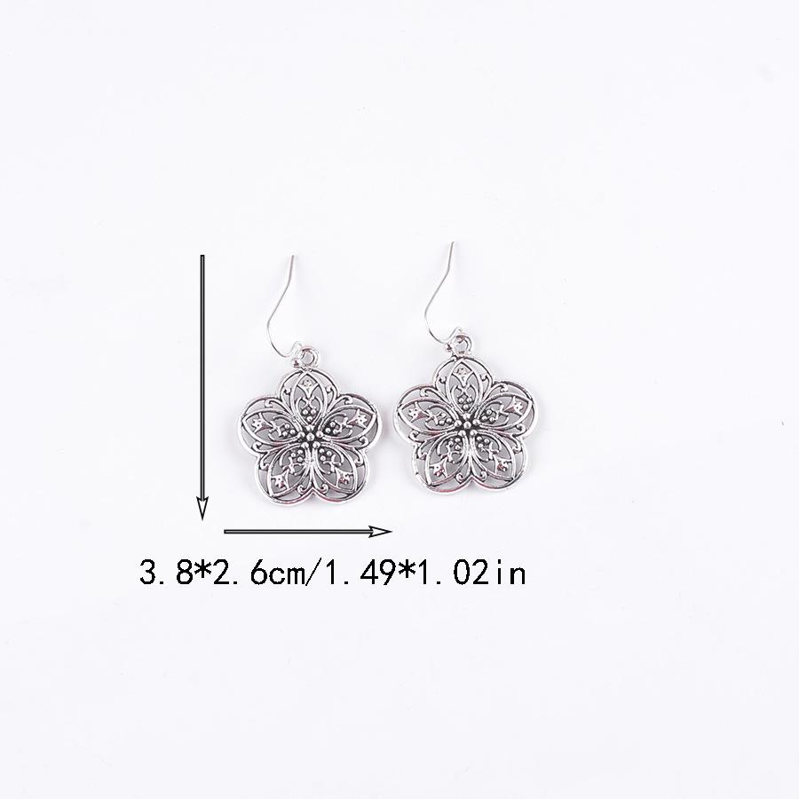 New Style Earrings, Retro Hollow Floral Pattern, Ancient Style, High-end Jewelry for Women