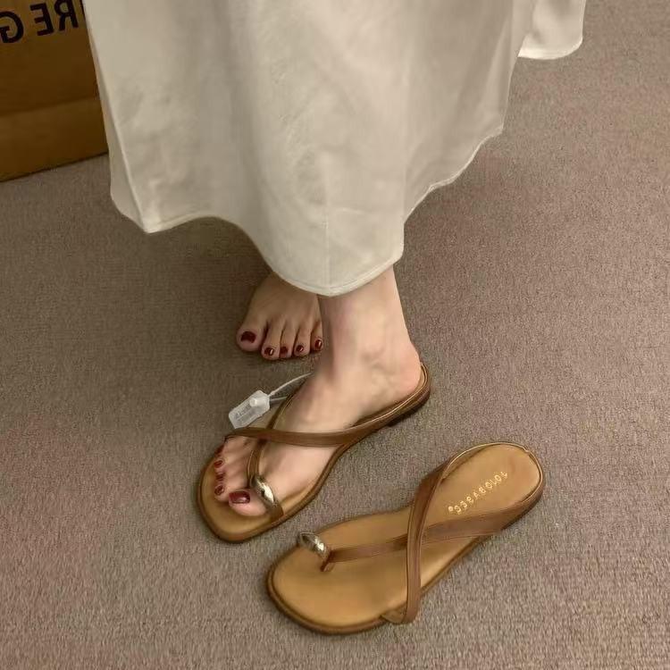 Set of Toe Slippers for Women To Wear Summer New French Fairy Style Sandals with Skirts for Vacation Beach Flat Bottom Beautiful Sandals