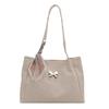Korean version of large-capacity bag women's 2025 winter new niche tote bag fashion foreign commuter armpit handbag