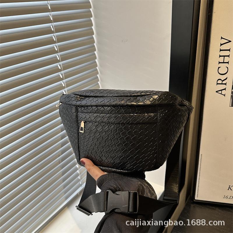 

Solid color casual spring versatile foreign style change fashion woven breast bag fanny pack shoulder messenger bag чорний