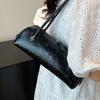 2025 Popular French Niche Bag Women's Retro Underarm Baguette Bag Commuter Fashion Casual Versatile Portable Shoulder Bag