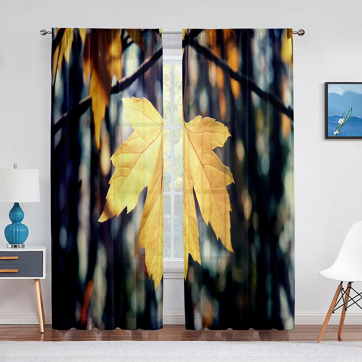 Осенние кленовые листья на деревянной доске — фото 8