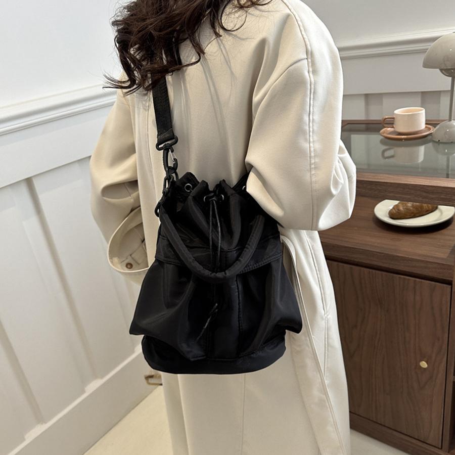 Commuter Crossbody bag for women Korean handbags casual solid color shoulder bag drawstring fold large capacity nylon bucket bag