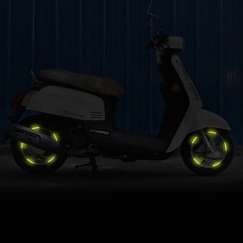 Car Sticker 20pcs Car Wheel Hub Stickers Decorative Reflective Stickers For Mercedes Benz B/C/E/S Class A Class C200L GLC GLK Ne