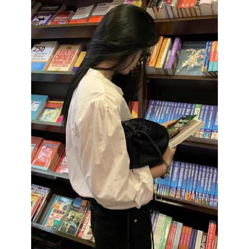 Comfortable and Versatile Round Neck White Shirt Female Long-sleeved Blouse Retro Design Sense Niche Bubble Ins Temperament Elegant Fashion Top