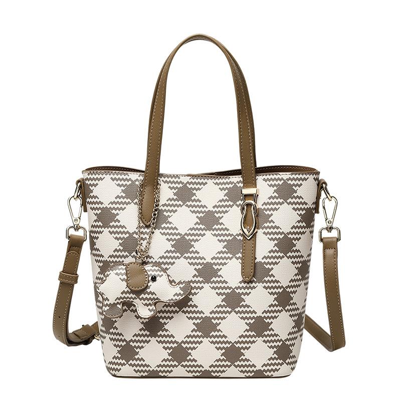 Fall/winter 2023 New Fashion One-shoulder Bucket Bag Women's High Sense Shopping Basket Portable Messenger Bag