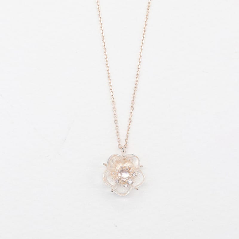 OR D`OR Natural Stone White Quartz Flower Necklace