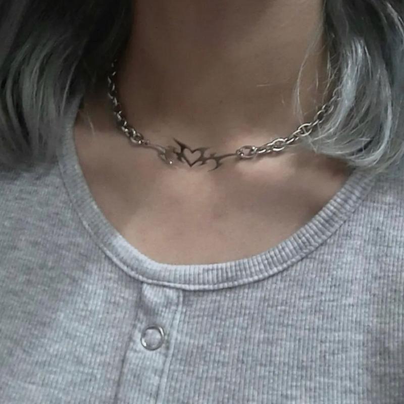 Trendy Fashion Punk Necklace Hollow Thorn Love Pendant Choker Cool Unisex Neck Jewelry Alloy Material for Party Daily