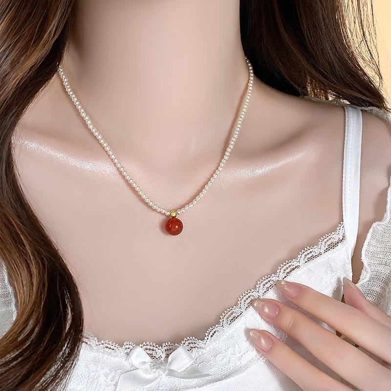 Light Luxury Pearl Choker Necklace Vintage Elegant Womens Necklace Fashion Versatile Crystal Collar Jewelry