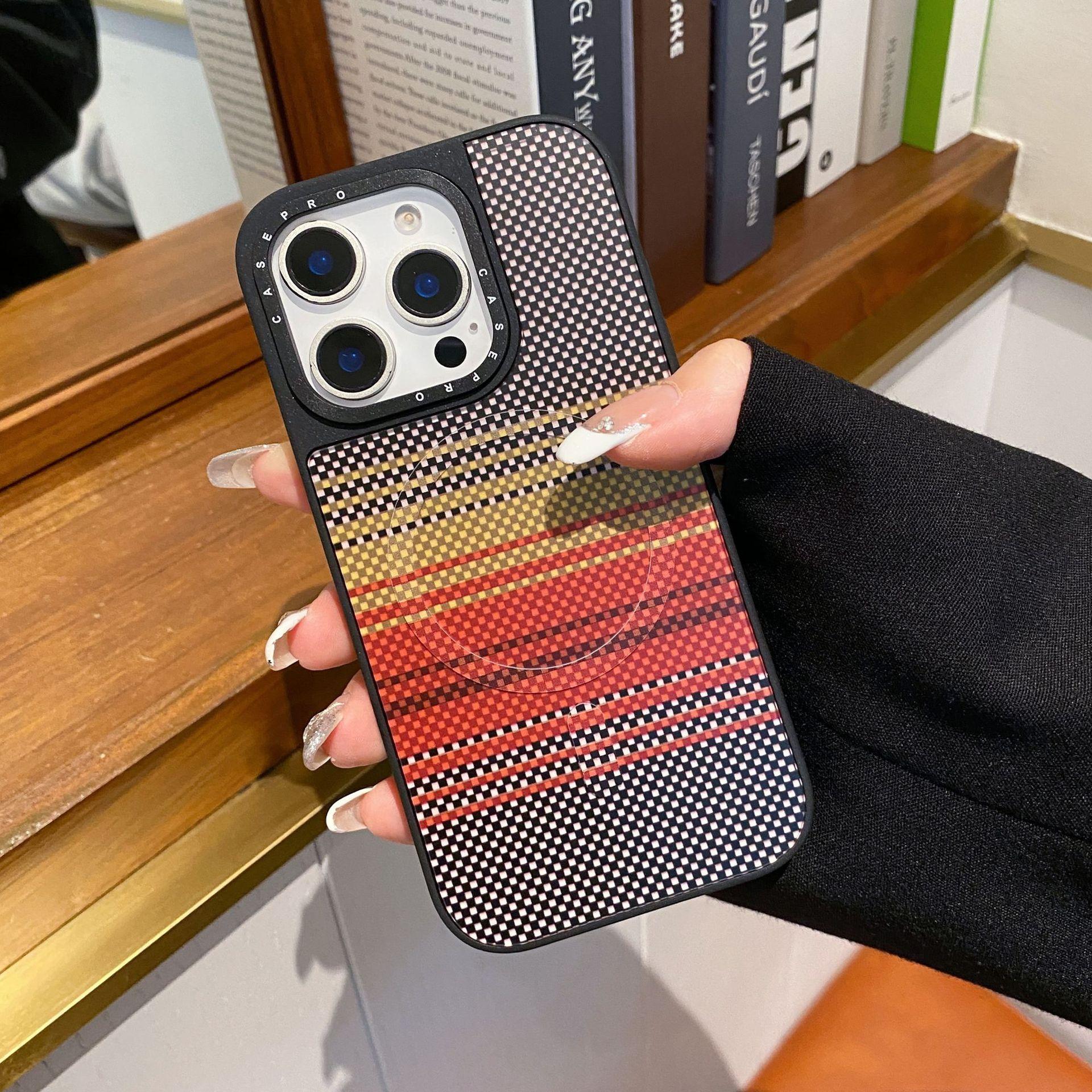 

Применимо к iPhone16proMax Кевларовый Магнитный Чехол для Телефона Apple 15 Узор из Углеродного Волокна 14 Противоударный Чехол iPhone16