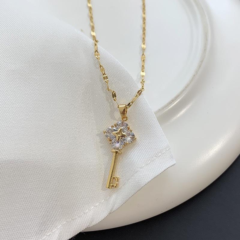 Korean Style Fashion Crystal Zircon Key Pendant Stainless Steel Necklace For Women Cute Gold Color Ladies Clavicle Chain Jewelry