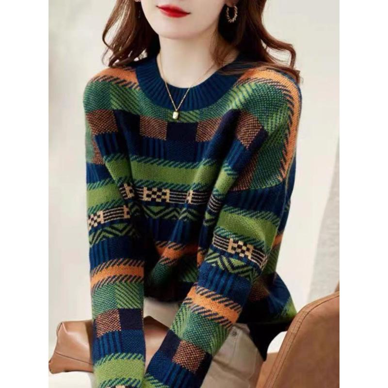 Autumn and winter new crew neck green loose striped knitted sweater women