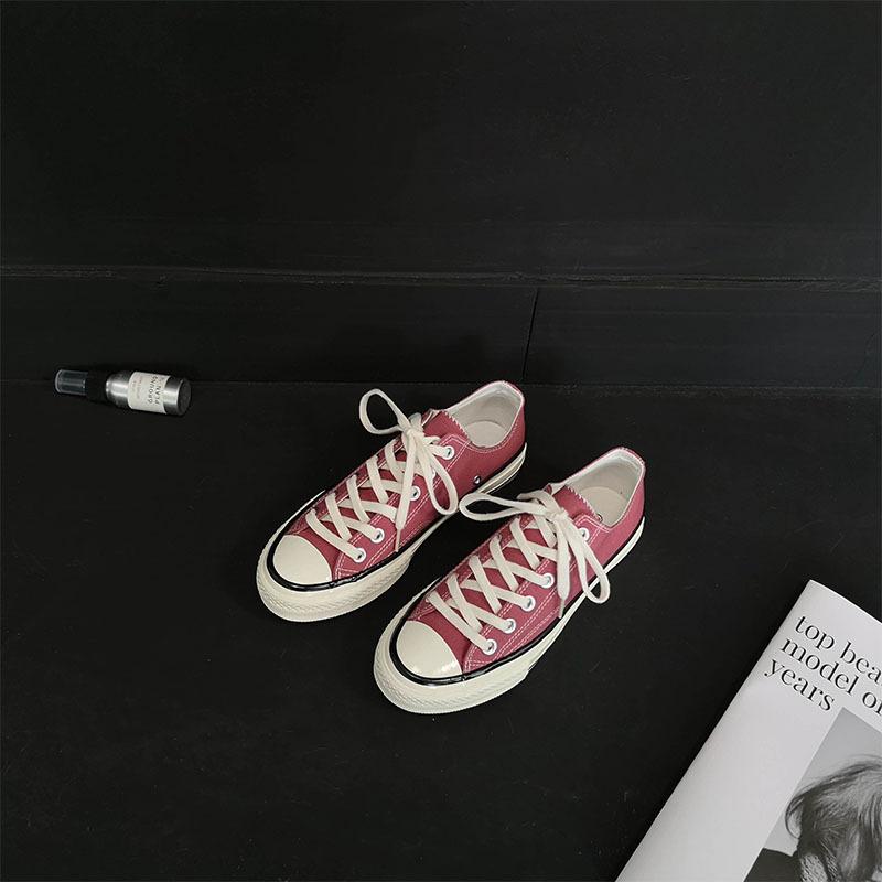 

Классические парусиновые туфли бежевые женские туфли студенческий уличный кадр 18 44