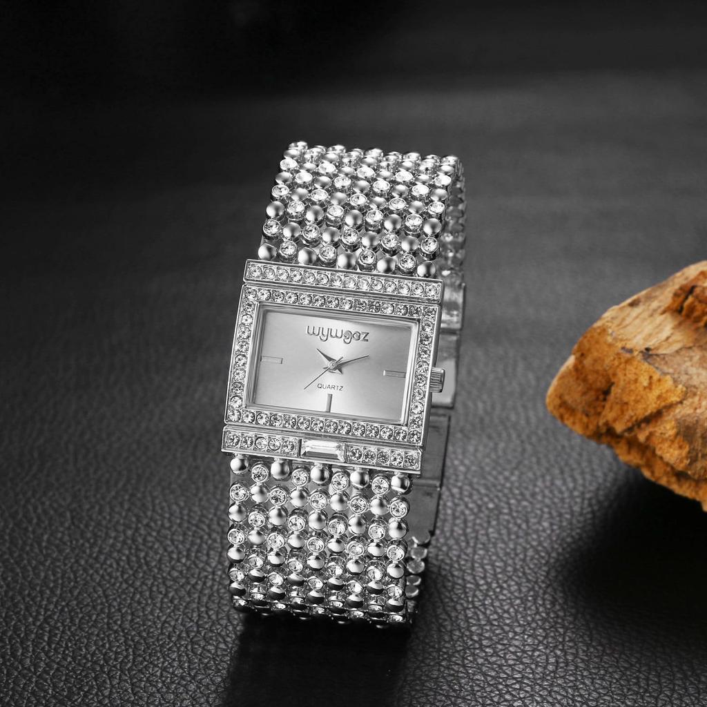 Cute Bracelet Waterproof Analog Display Wide Quartz Watch Fashion Watch Silver Present Women's Silver - Birthday, Anniversary, Christmas, Valentine's