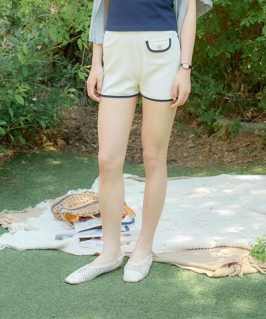 SALON DE YOHN Pocket Point Short Pants_ Ivory