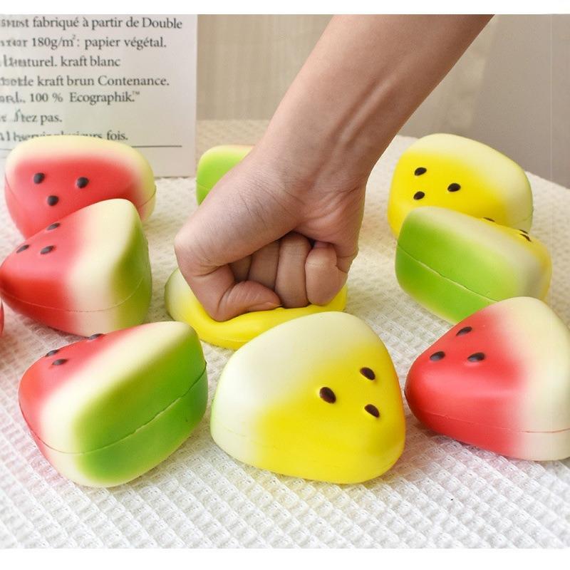 Großes Wassermelonen-Knetspielzeug mit langsamer Rückfederung für Mittelschüler - Stressabbau-Lebensmittelspielzeug für Jungen und Mädchen