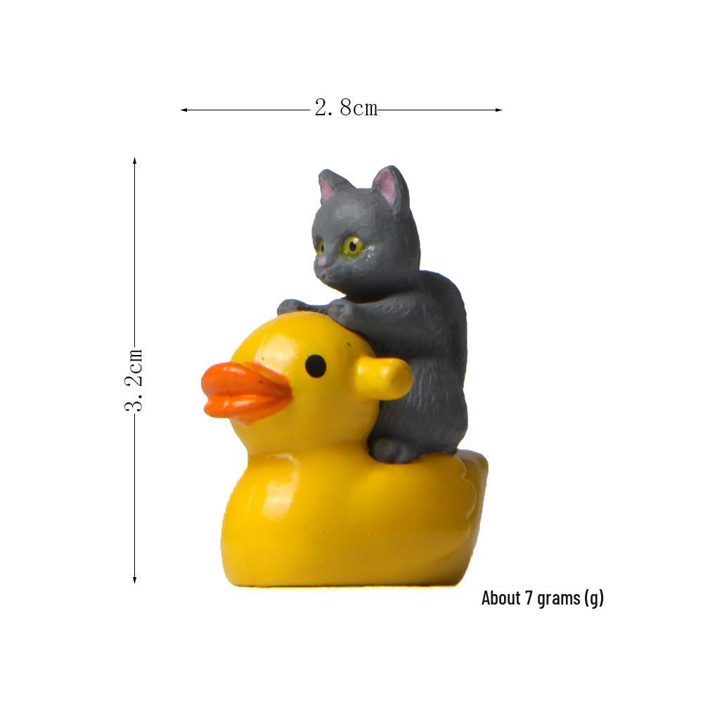 

Playful Water Series: Hand-Painted Yellow Duck & Kitten Figurines for Creative Micro Landscaping Single Price