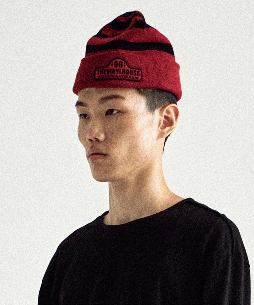 THEVINYLHOUSE Wappen Stripe Beanie Red