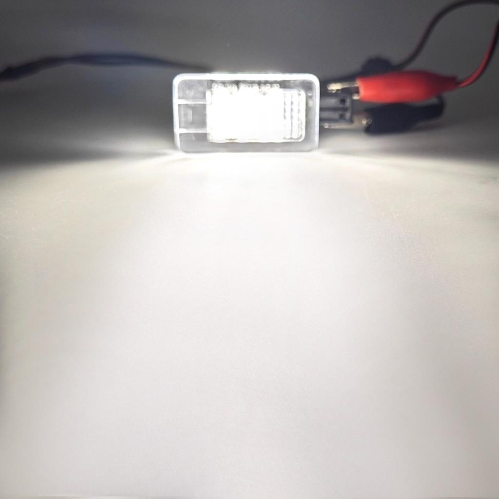 LED světla do dveří kompatibilní s Volvo - 2 ks