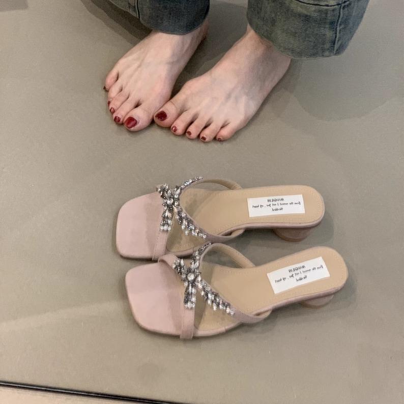 2025 summer French temperament socialite rhinestone open-toed word with thick heels high heels gentle fairy cool slippers
