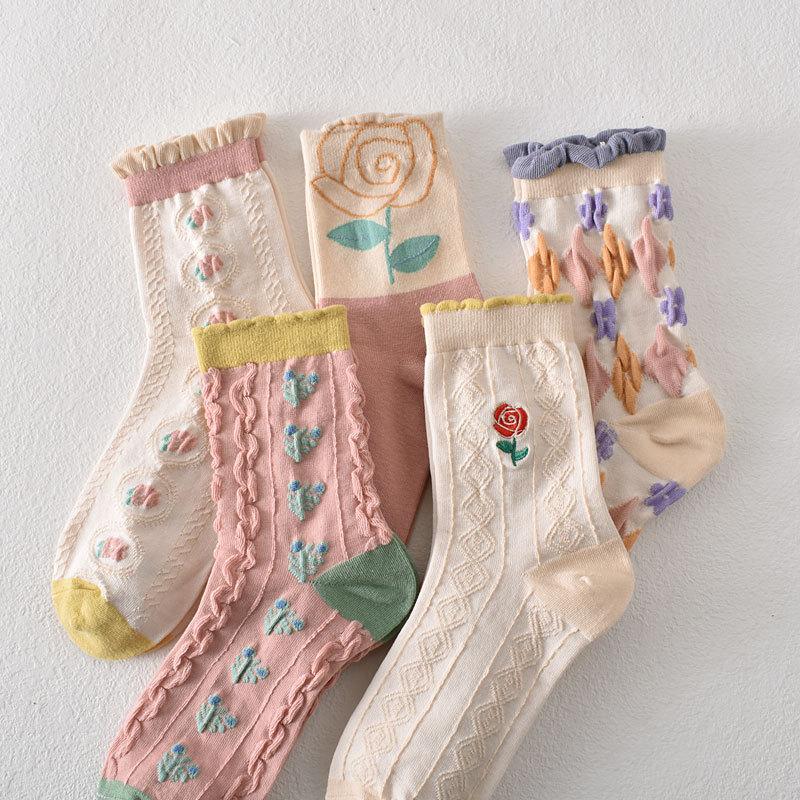 5 Paare/ Los Traumähnliche Damen Socken Harajuku Retro Stickerei Frühling 3D Strickerei Blumen Geprägter Druck Lolita Weihnachtsgeschenk