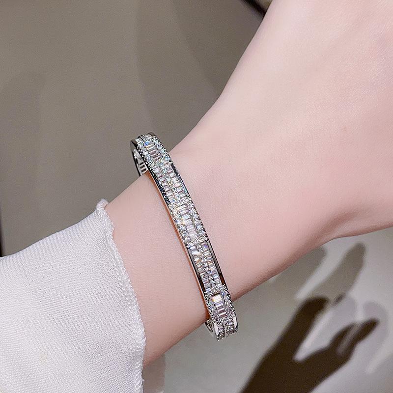 Light Luxury High-End Full Diamond Zircon Bracelet Niche Design Simple Fashion Luxury Temperament Jewelry