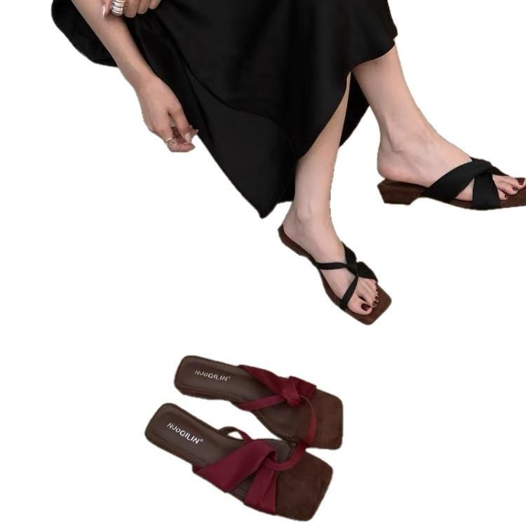Niche Design Thick Heel Open-toed Slippers Female Summer Wear Retro Pleated with Beach Sandals Fairy Shoes