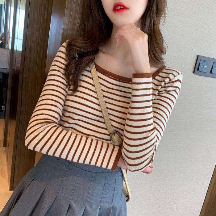

Женский модный полосатый вязаный свитер: Квадратный вырез, приталенный крой, идеально подходит для многослойности осенью и зимой One Size кофейный