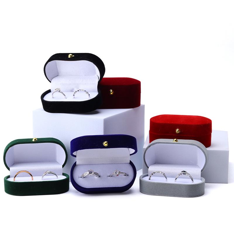 Velvet Jewelry Box: Elegant Gift Box for Rings, Necklaces, and Pendants with Gold Buckle