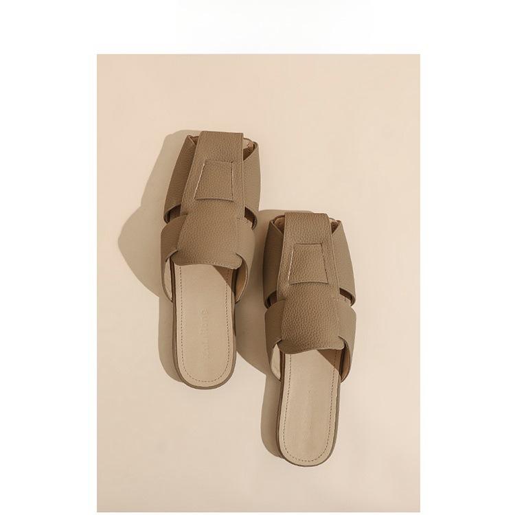 

[Yanju] Baotou half slippers women s 2025 new one-pedal flats sandals women wear all-match outside 40