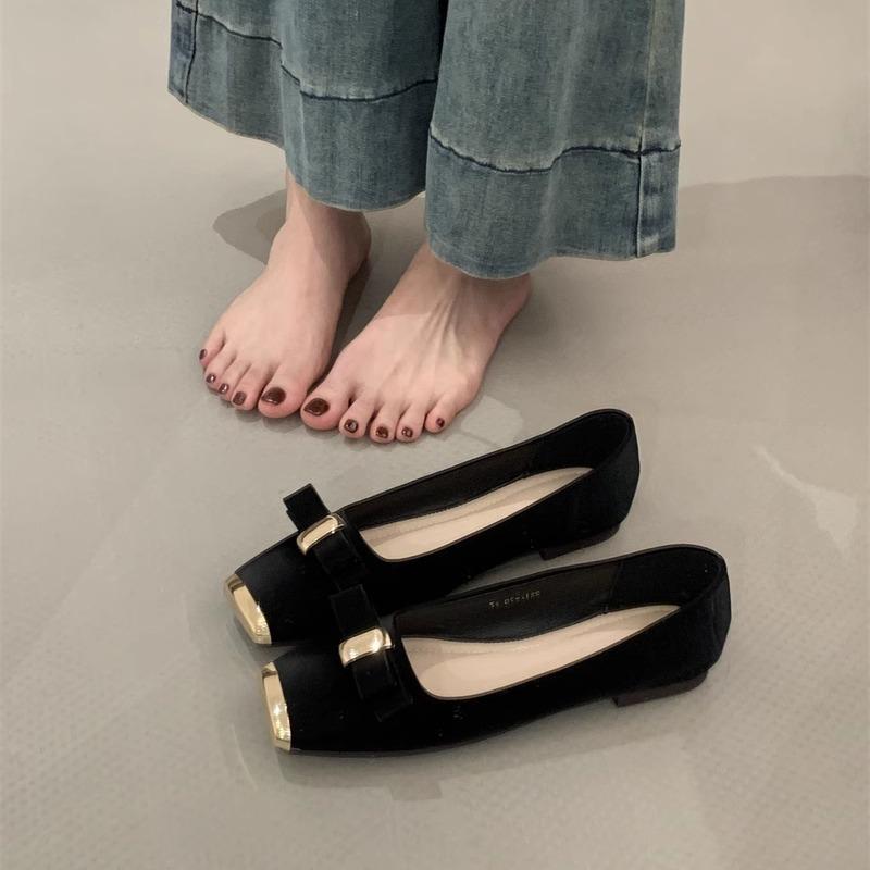 XINZHOU temperament gentle design sense commuting single shoes women's shoes 2025 Chinese New Year with skirt evening grandma shoes