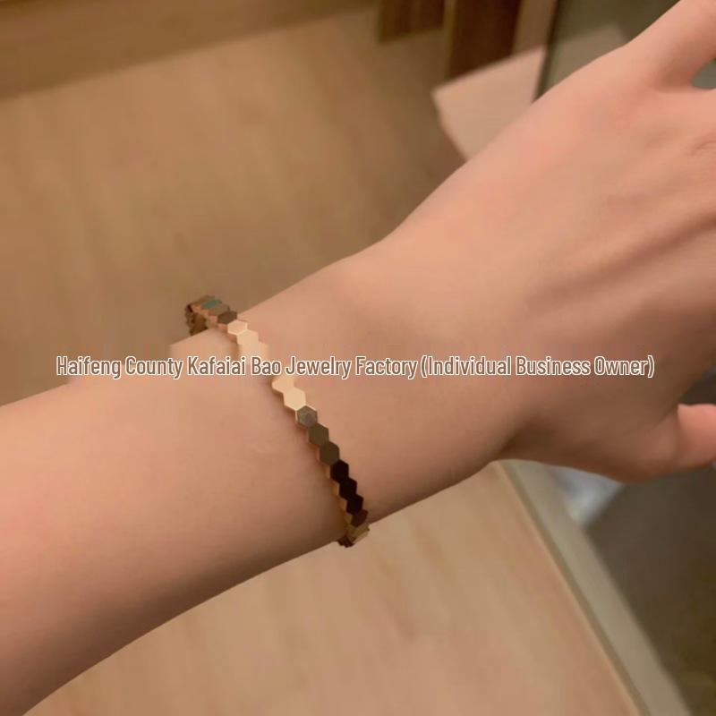 Luxury Honeycomb Polished Bangle: CNC High Version Fashion for Women