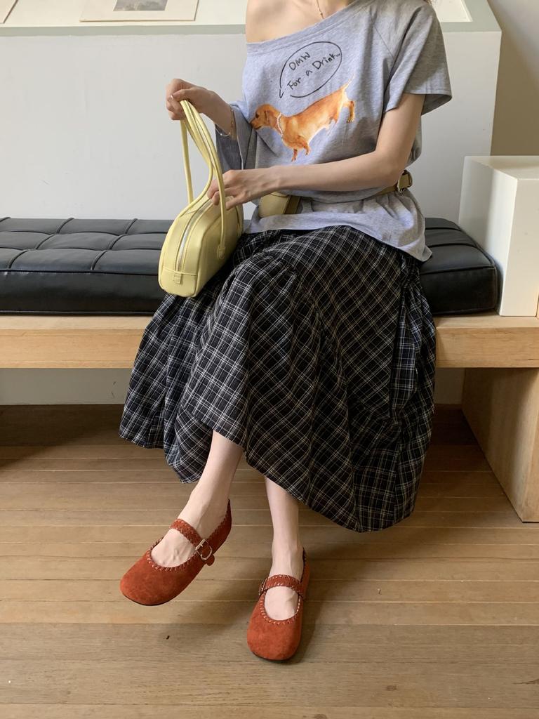 2025 Spring and Autumn New Fashion Versatile Niche Round Head Shallow Mouth Retro One-word Buckle Strap Single Shoes Small Leather Shoes Bar