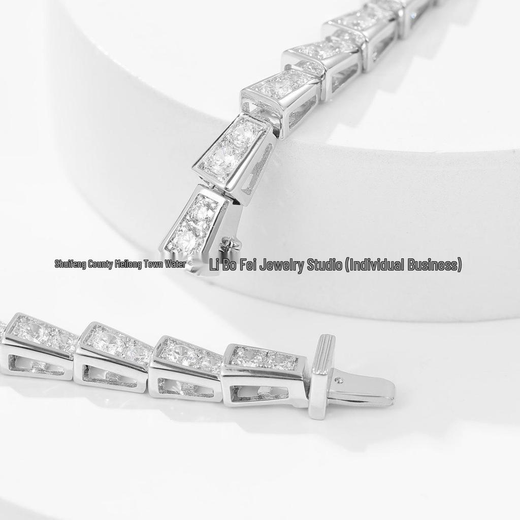 V Vergoldete Micro-Set Diamant Schlangenknochen Halskette - Leichter Luxus Society Stil, Hochwertige Schlangenkette