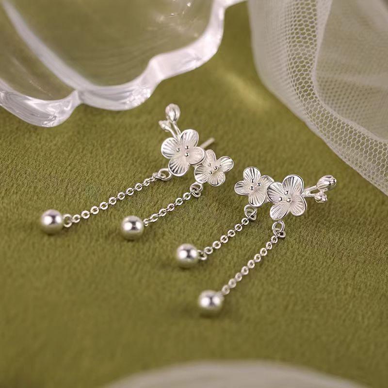 Fashionable Earrings With Flower Shaped Pearls And Tassel Earrings And Earrings