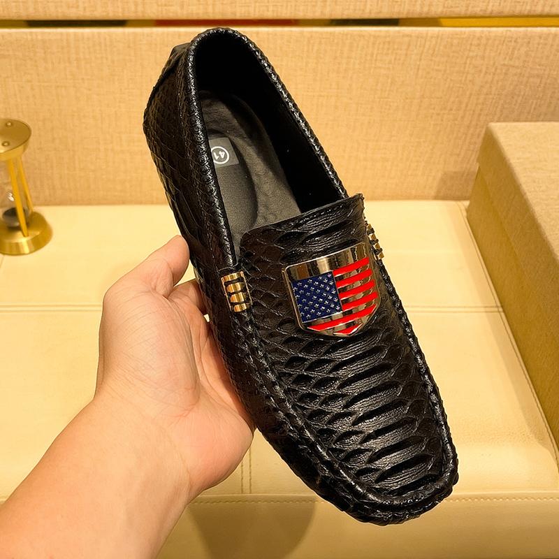 Luxury New Fashion Designer Patent Leather Shoes Men American Flag Metal Button Loafers Wedding Dress Prom Formal Footwear