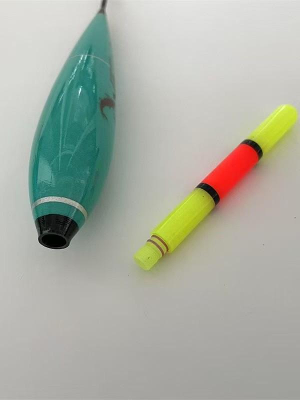 High-Sensitivity Color-Changing Electronic Fishing Float for Day/Night - Luminous, Thickened, Eye-Catching Design for Crucian Carp and Big Fish