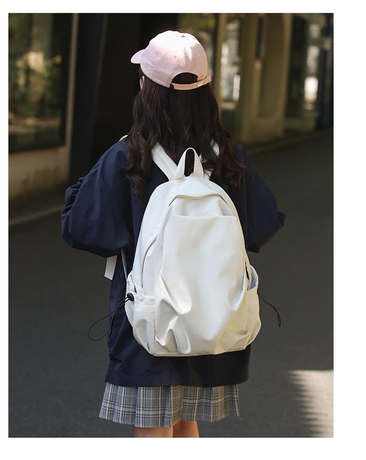 Large Capacity Nylon Lightweight Fashion Backpack for Casual Hiking and Commuting