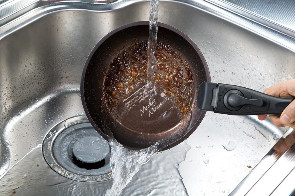 Skater Removable Handle Pot 20cm Frying Pan 20cm Glass Lid 20cm Handle 4 Piece Set Mickey Disney ANFP2