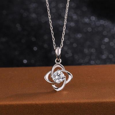 1 Carat Moissanite Four-Leaf Clover Pendant Necklace, S925 Sterling Silver, Women's Korean Fashion Choker.