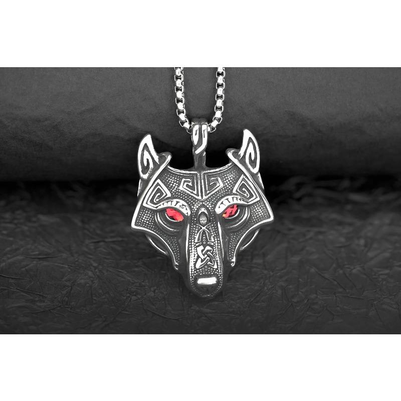 Viking Ice Field Wolf Head Necklace Nordic Metal Green Eye Wolf Head Men Handsome Rune Pendant Accessories