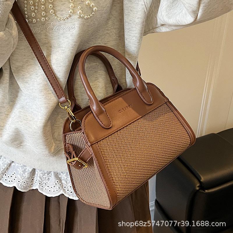Korean casual handbag women's 2025 new fashionable foreign texture messenger bag splicing niche design saddle bag
