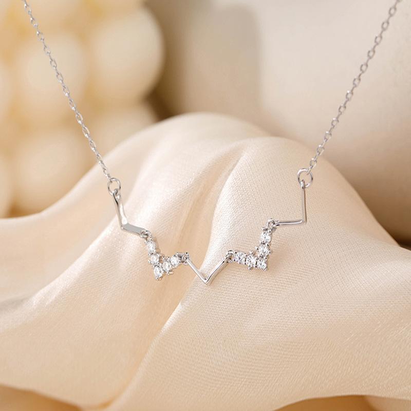 Commuter Heartbeat Rate Polyline Lightning Necklace Collarbone Chain Versatile Geometric Neck Chain Girlfriends Gift