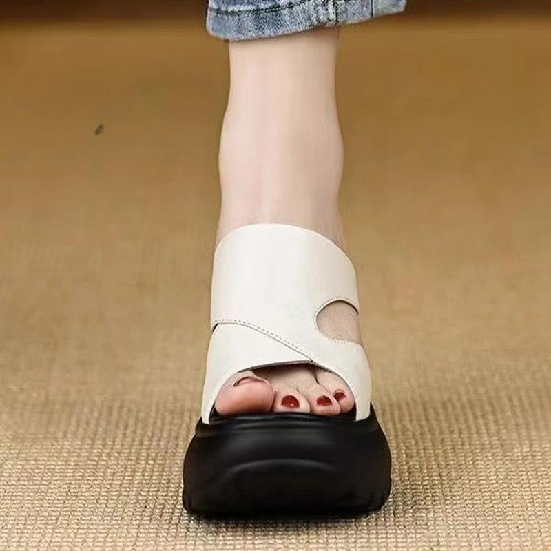 

Модные женские клинья Платформенные тапочки Модная обувь Летние босоножки на каблуке 2025 Новые высокие каблуки Вьетнамки Женские шлепанцы Sandalias Mujer 39 бежевый