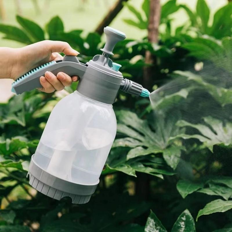 Practical and Durable Sprinkling Can High Performances Plastic Watering Device For Gardening Lovers And City Farmers