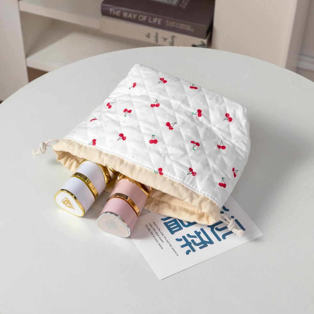 Korean Style Drawstring Cosmetic Bag High-end Travel Toiletry Bag Large Drawstring Bags Portable Makeup Pouch Travel Organizer